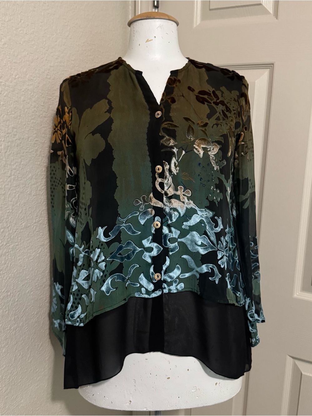 CITRON Santa Monica burnout Velvet Button Blouse Rayon Silk Sz S